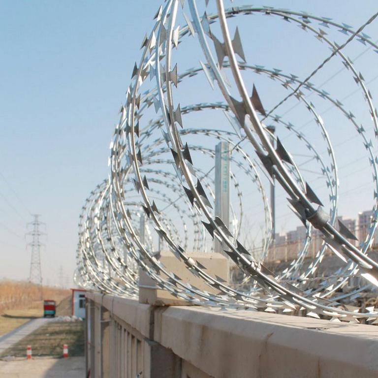 Razor wire